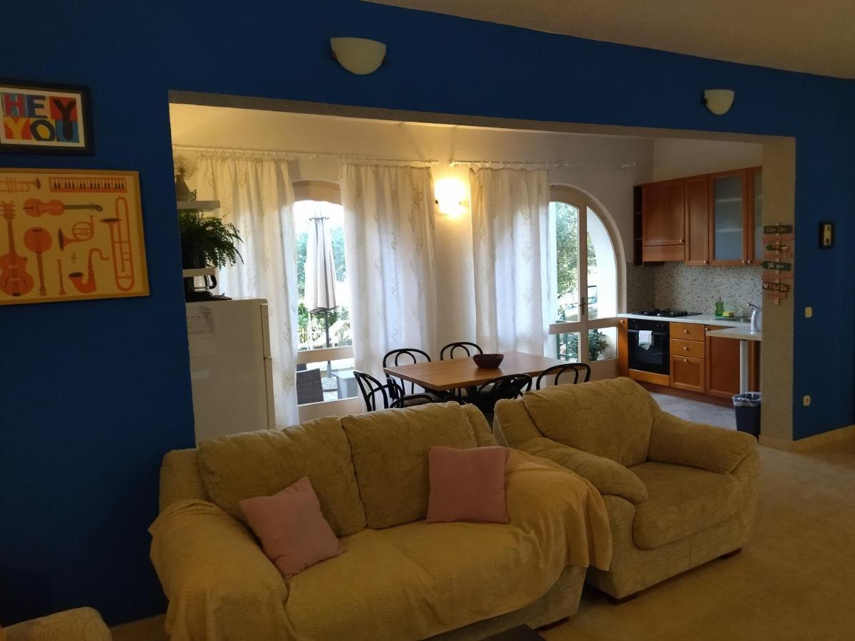 Holiday Home With Free Parking By The Beach Brela Exteriör bild
