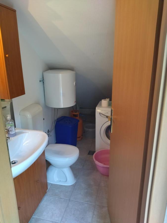 Holiday Home With Free Parking By The Beach Brela Exteriör bild