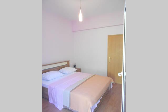 Holiday Home With Free Parking By The Beach Brela Rum bild
